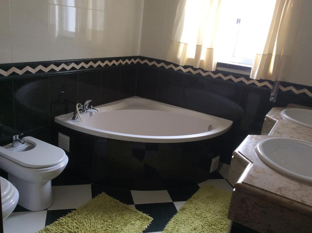 Vivenda Azevedo Hotel Nazare Bilik gambar